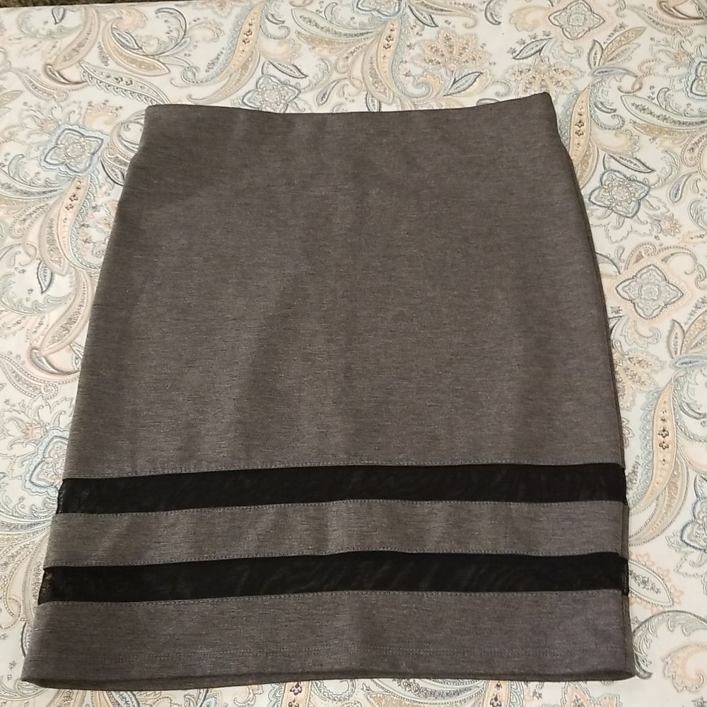 Divided Medium Elastic Mini Skirt Medium